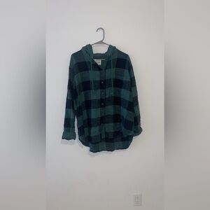 American Eagle Women’s Green Plaid Hooded Button-Down Shirt - Size Large
